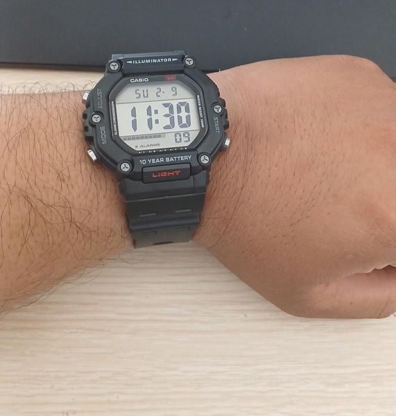 Чоловічий годинник CASIO AE-1600H-1AVEF 104518454 фото