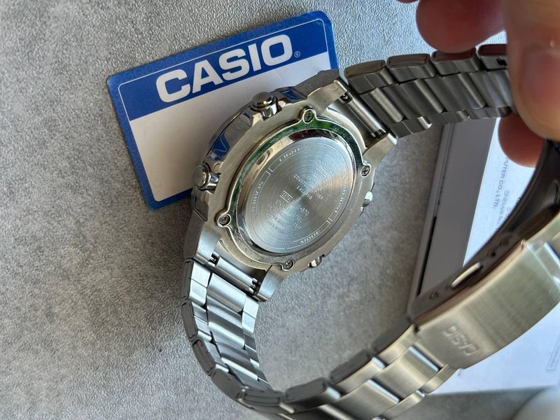Чоловічий годинник CASIO AMW-870DA-2A2 з батареєю на 10 років та блактним циферблатом AMW-870DA-2A2 фото