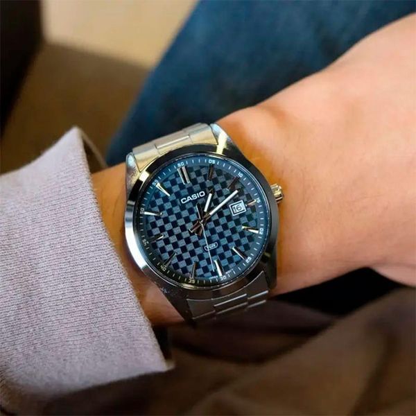 Чоловічий годинник CASIO MTP-VD03D-2A2 класичний сріблястий з шахматним циферблатом 106530885 фото