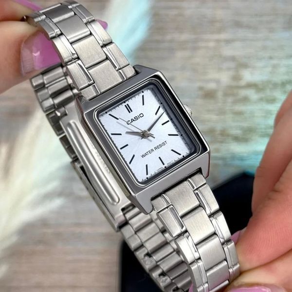 Жіночий годинник CASIO LTP-V007D-2E прямокутні з блакитним циферблатом LTP-V007D-2E фото