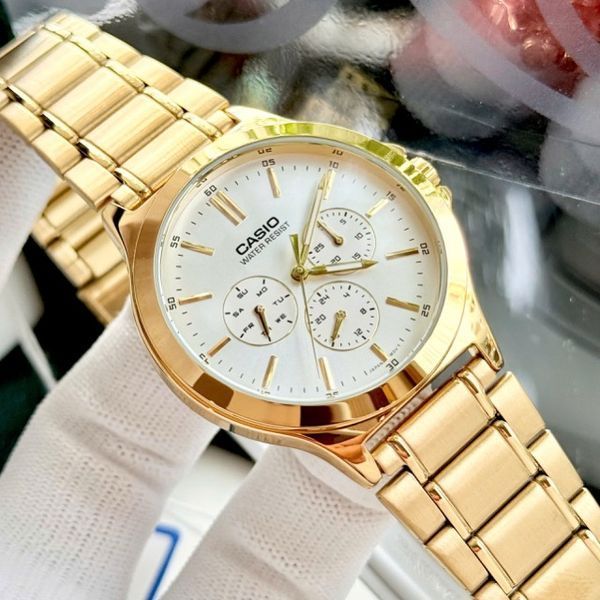 Мужские часы CASIO MTP-V300G-7AUDF классические золотистые с хронографом и белым циферблатом MTP-V300G-7AUDF фото