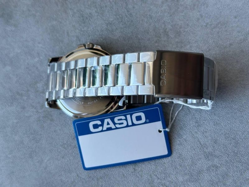 Чоловічий годинник CASIO MTP-VD300D-2E масивний з хронографом синій циферблат 107889621 фото