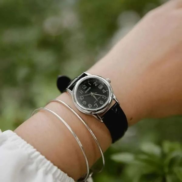 Женские часы CASIO LTP-V002L-1B LTP-V002L-1B фото