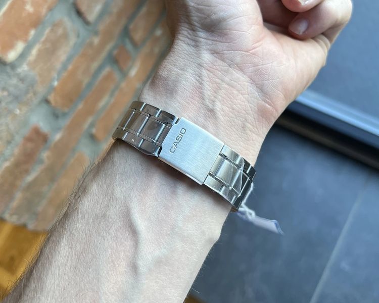 Чоловічий годинник CASIO MTP-1308D-1A масивний чорний циферблат WR 50 MTP-1308D-1A фото