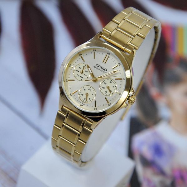 Жіночий годинник CASIO LTP-V300G-9A золотистий з хронографом та золотистим циферблатом 113882574 фото