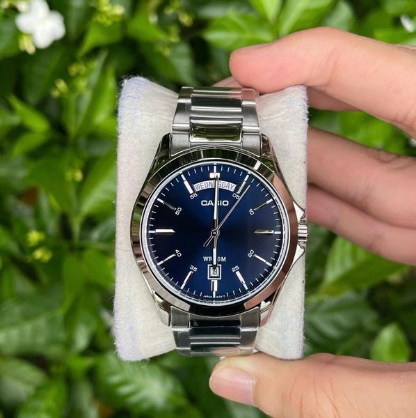Чоловічий годинник CASIO MTP-1370D-2A2 Data Day сріблястий з синім циферблатом та датою 122705162 фото