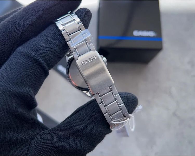 Женские часы Casio LTP-1308D-1A2 серебристые с черным циферблатом 113882047 фото