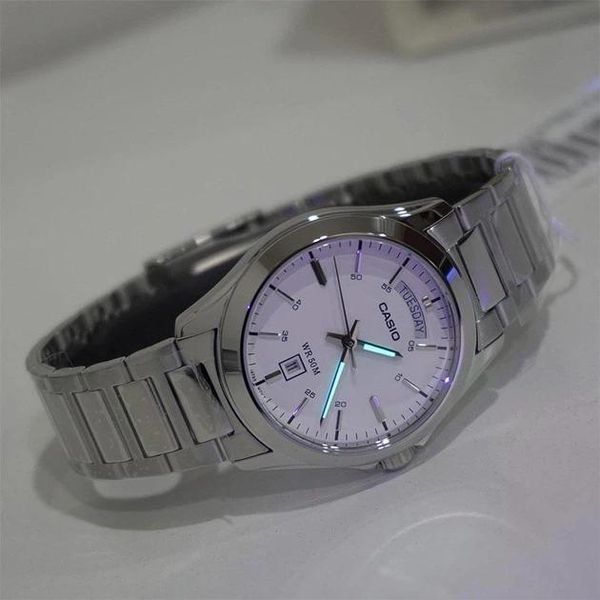 Чоловічий годинник CASIO MTP-1370D-7A3V Data Day сріблястий з сріблястим циферблатом та датою 122705206 фото