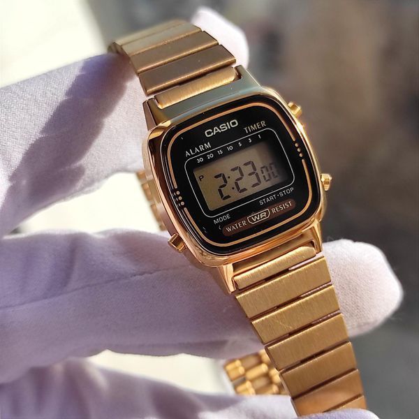 Женские часы CASIO Vintage LA670WEGA-1EF прямоугольные винтажные электронные в золотистом корпусе LA670WEGA-1EF фото