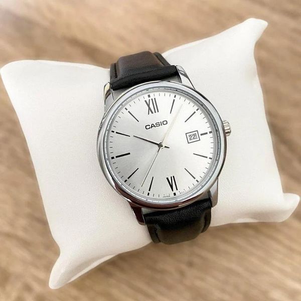 Чоловічий годинник CASIO MTP-V002L-7B3 сріблясті з датою на шкіряному ремінці 104524076 фото