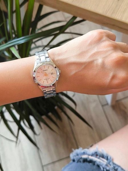 Женские часы CASIO LTP-1308D-4A серебристые с розовым циферблатом 113031339 фото