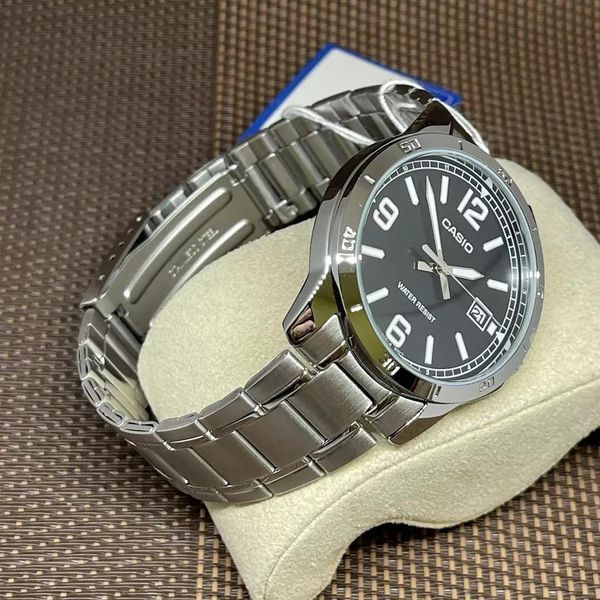 Чоловічий годинник CASIO MTP-V004D-1B2UDF сріблясті з арабськими цифрами 104524107 фото