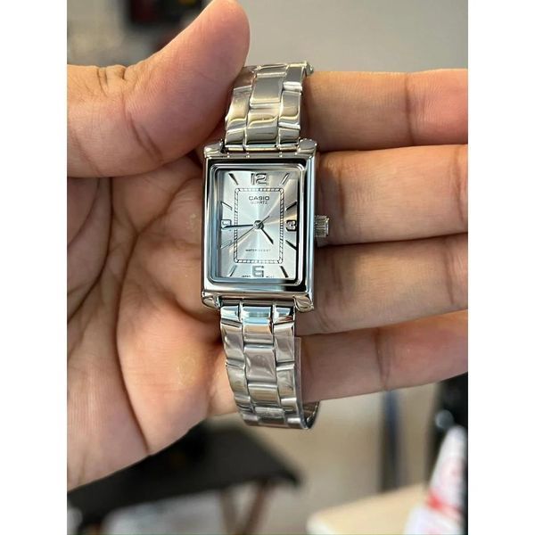 Жіночий годинник CASIO LTP-1234DD-7A прямокутний сріблястий з сріблястий циферблатом та цифрами 104814040 фото