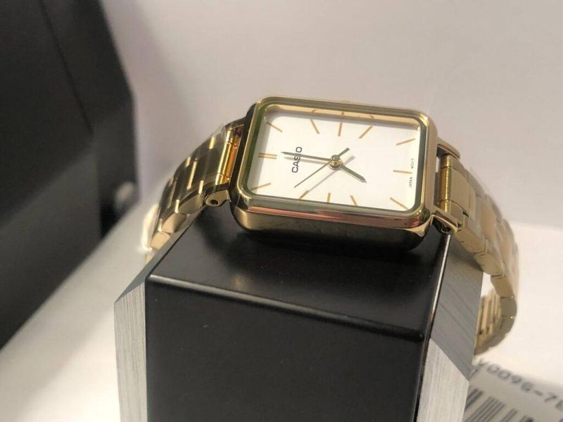 Женские часы CASIO LTP-V009G-7EUDF золотистого цвета с белым циферблатом 104814506 фото