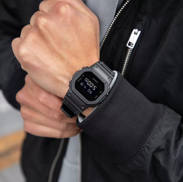 Мужские часы CASIO G-Shock DW-5600UBB-1 DW-5600UBB-1 фото