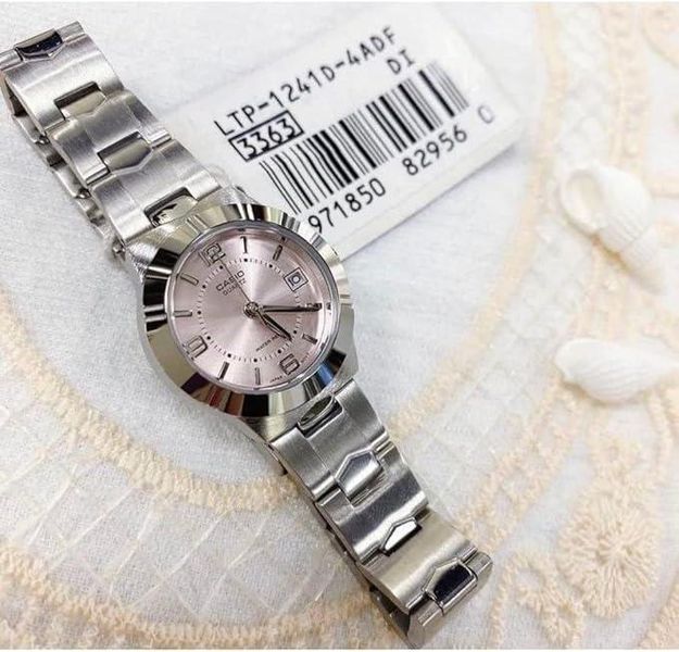 Жіночий годинник CASIO LTP-1241D-4A сріблястий з рожевим циферблатом та цифрами 107367000 фото
