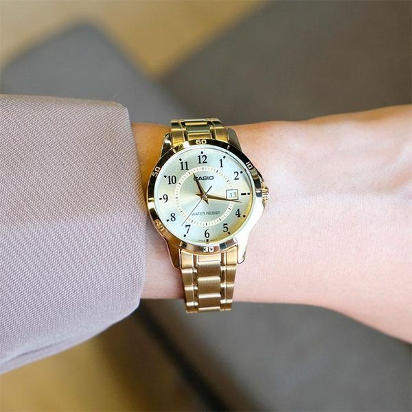 Женские часы CASIO LTP-V004G-9BUDF золотистые с золотым циферблатом и цифрами 104831704 фото