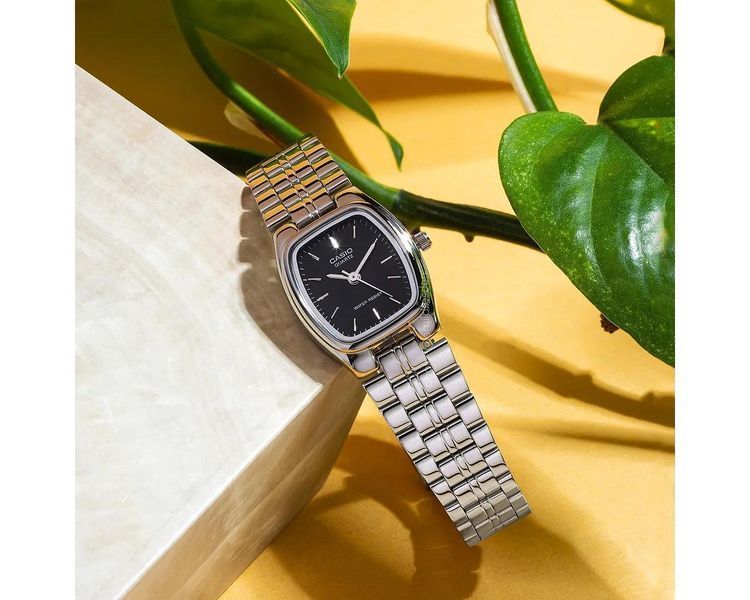 Женские часы CASIO LTP-1169D-1A серебристые с черным циферблатом 109746753 фото