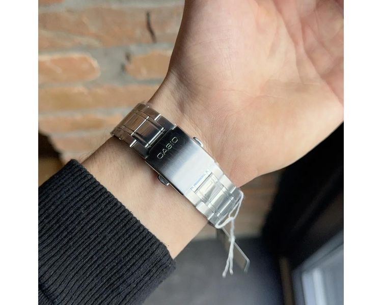 Чоловічий годинник Casio MTP-B180D-1A2 сріблястий з чорним циферблатом та датою WR 50 M 114902166 фото