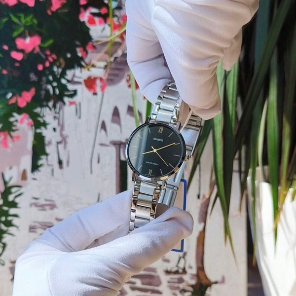 Жіночий годинник CASIO LTP-VT01D-1B сріблястий з чорним циферблатом 104814602 фото