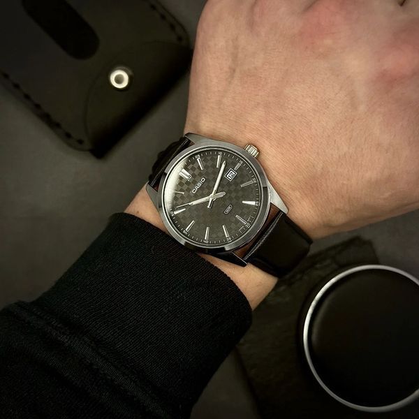 Мужские часы CASIO MTP-VD03L-1A на кожаном ремешке черный циферблат MTP-VD03L-1A фото