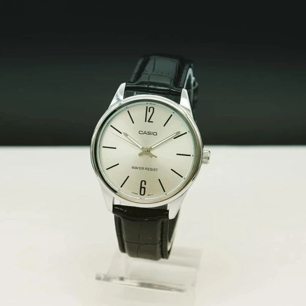 Чоловічий годинник CASIO MTP-V005L-7B MTP-V005L-7B фото
