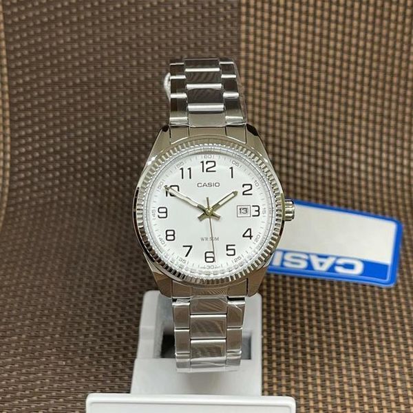 Мужские часы CASIO MTP-1302D-7BVDF серебристые с белым циферблатом и арабскими цифрами 104136509 фото