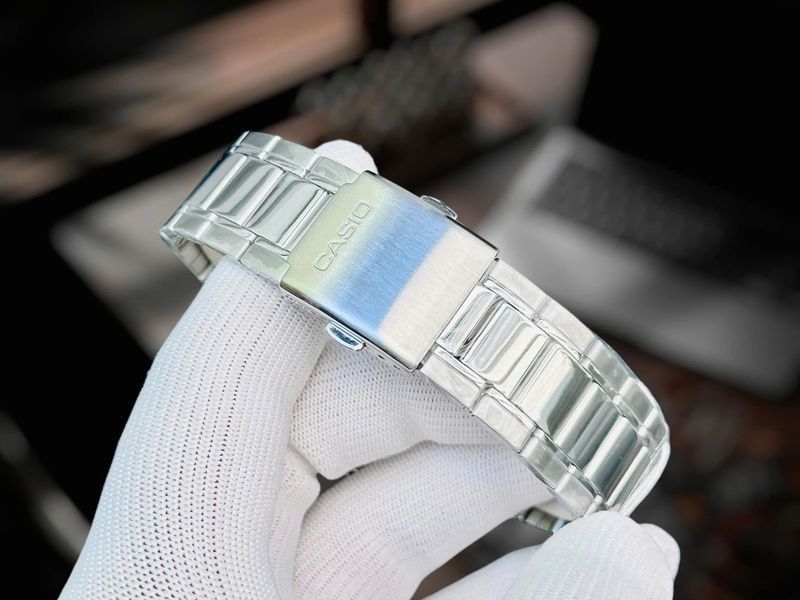 Чоловічий годинник CASIO MTP-1374D-7A2VDFз хронографом та білим циферблатом 104099084 фото