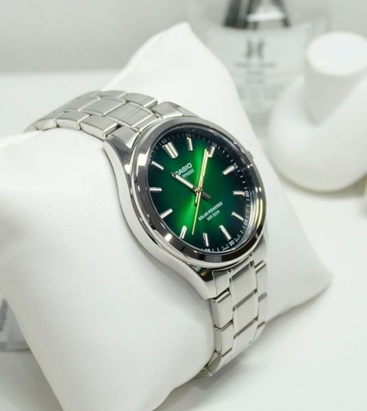 Чоловічий годинник CASIO MTS-RS100D-3A з сапфіровим склом на сонячною батареєю MTS-RS100D-3A фото