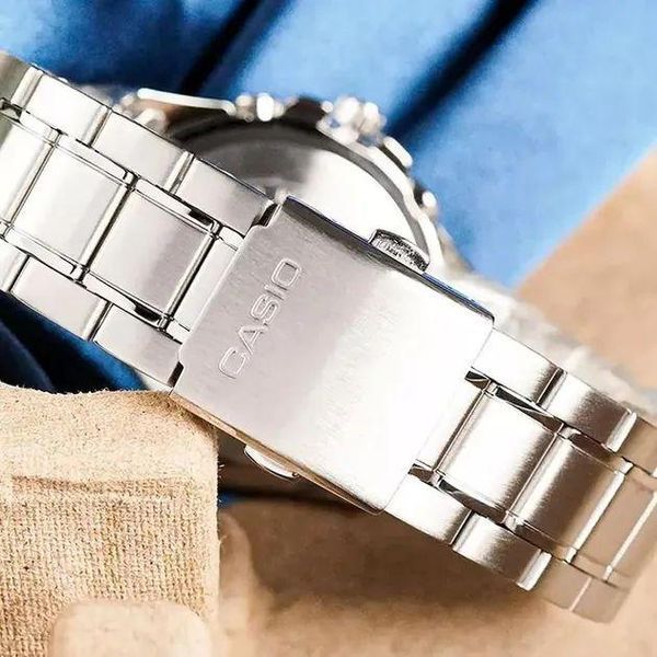 Мужские часы CASIO MTP-1375D-2A1VDF с хронографом и серебристым циферблатом 104100579 фото