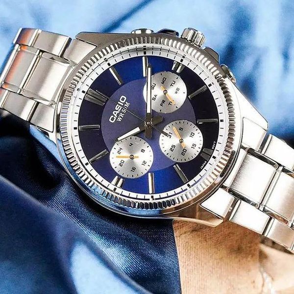 Мужские часы CASIO MTP-1375D-2A1VDF с хронографом и серебристым циферблатом 104100579 фото