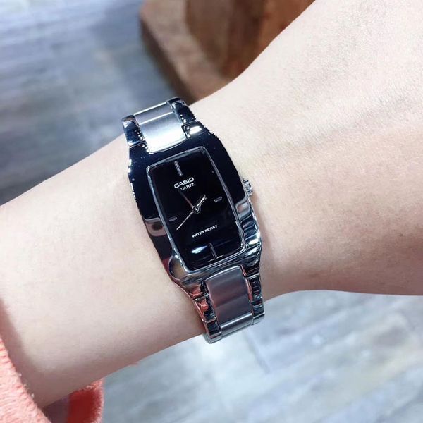 Женские часы CASIO LTP-1165A-1C прямоугольные с черным циферблатом 882828454 фото