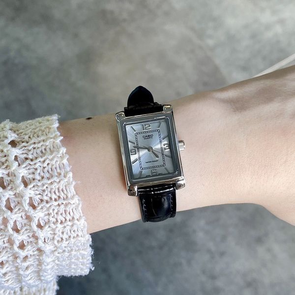 Женские часы CASIO LTP-1234LL-7A серебристые прямоугольные на кожаном ремешке 80003199 фото