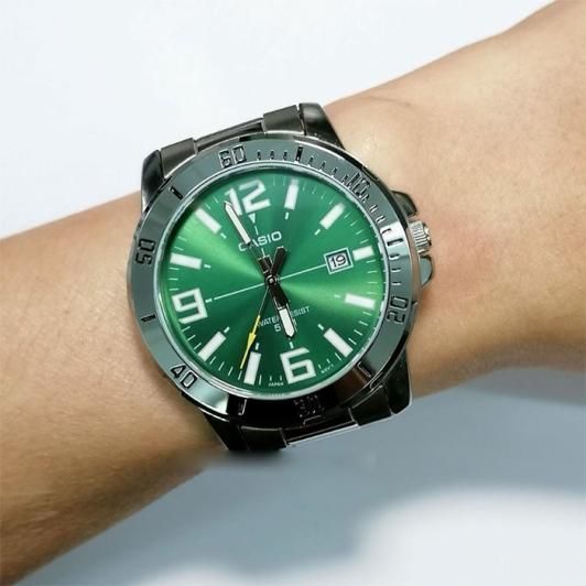 Чоловічий годинник CASIO MTP-VD01D-3B сріблясті масивні з арабськими цифрами wr 50 m з зеленим циферблатом 104180264 фото