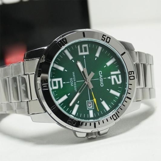 Чоловічий годинник CASIO MTP-VD01D-3B сріблясті масивні з арабськими цифрами wr 50 m з зеленим циферблатом 104180264 фото