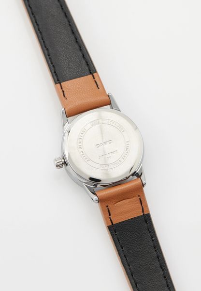 Женские часы CASIO LTP-V002L-7B3 LTP-V002L-7B3 фото