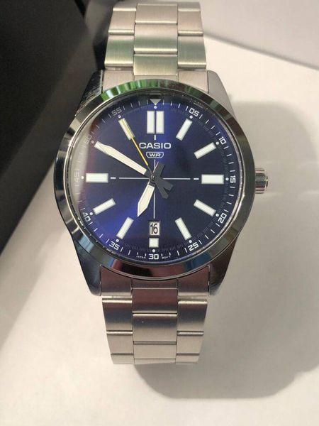 Чоловічий годинник CASIO MTP-VD02D-2EUDF сріблястий з синім циферблатом WR 50 104180369 фото