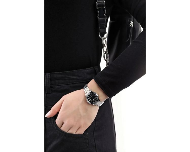 Жіночий годинник CASIO LTP-V004D-1B сріблястий з чорним циферблатом та цифрами LTP-V004D-1B фото
