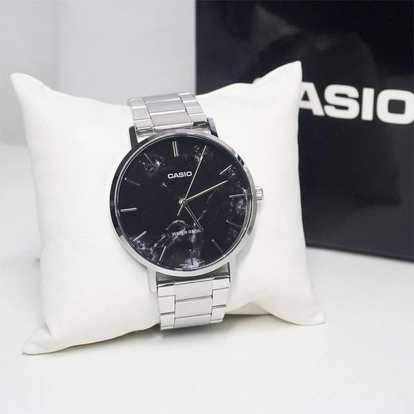 Чоловічий годинник CASIO MTP-VT01DM-1AUDF MTP-VT01DM-1AUDF фото