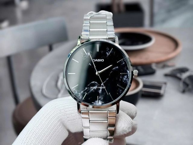 Чоловічий годинник CASIO MTP-VT01DM-1AUDF MTP-VT01DM-1AUDF фото